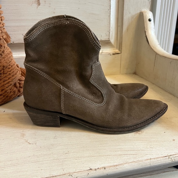 Leather low cowgirl boots - Picture 2 of 6